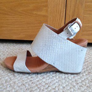 GENTLE SOULS - Inka Leather Wedge Sandal - Excellent Condition